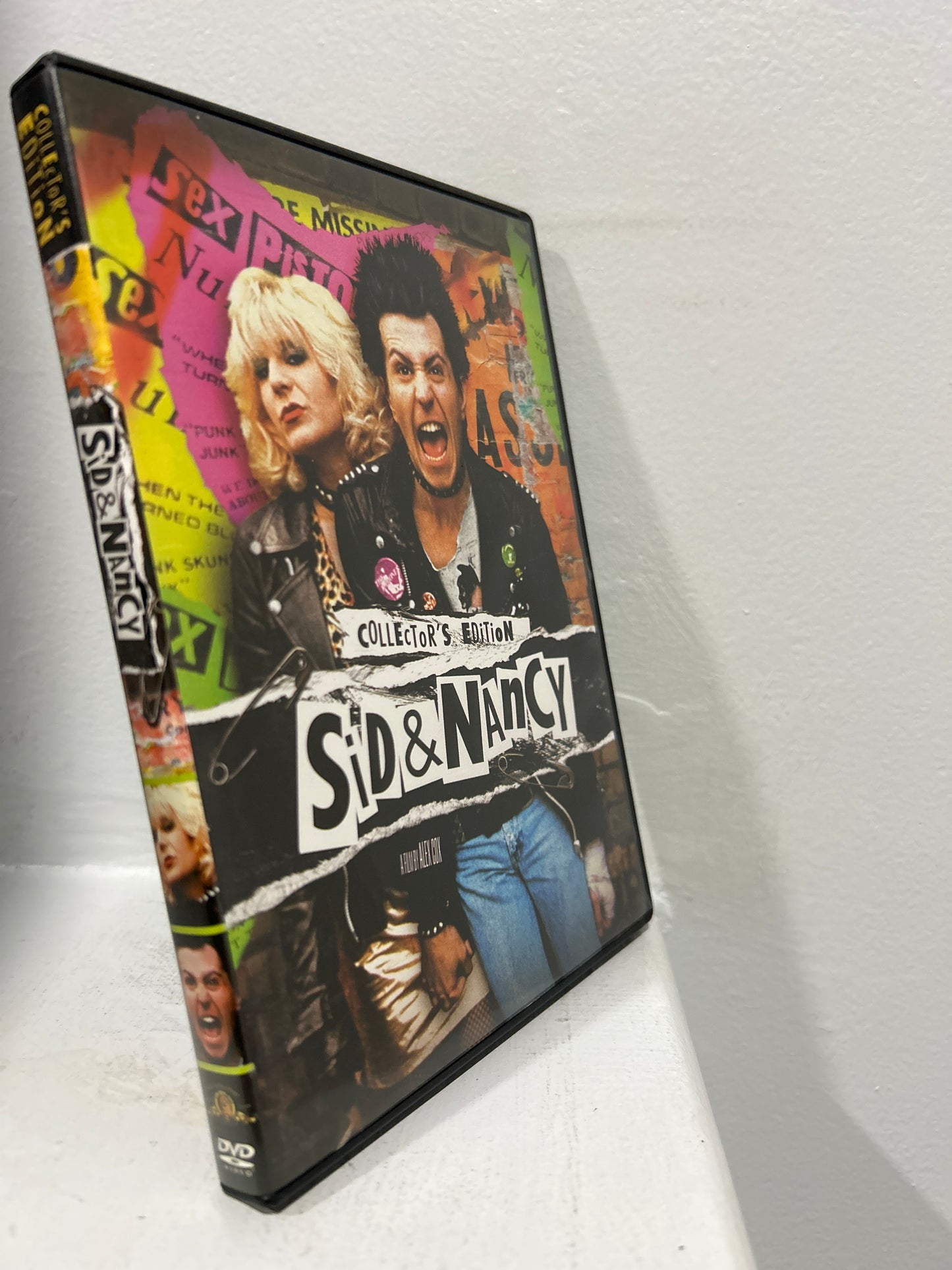 Sid and Nancy (1986)