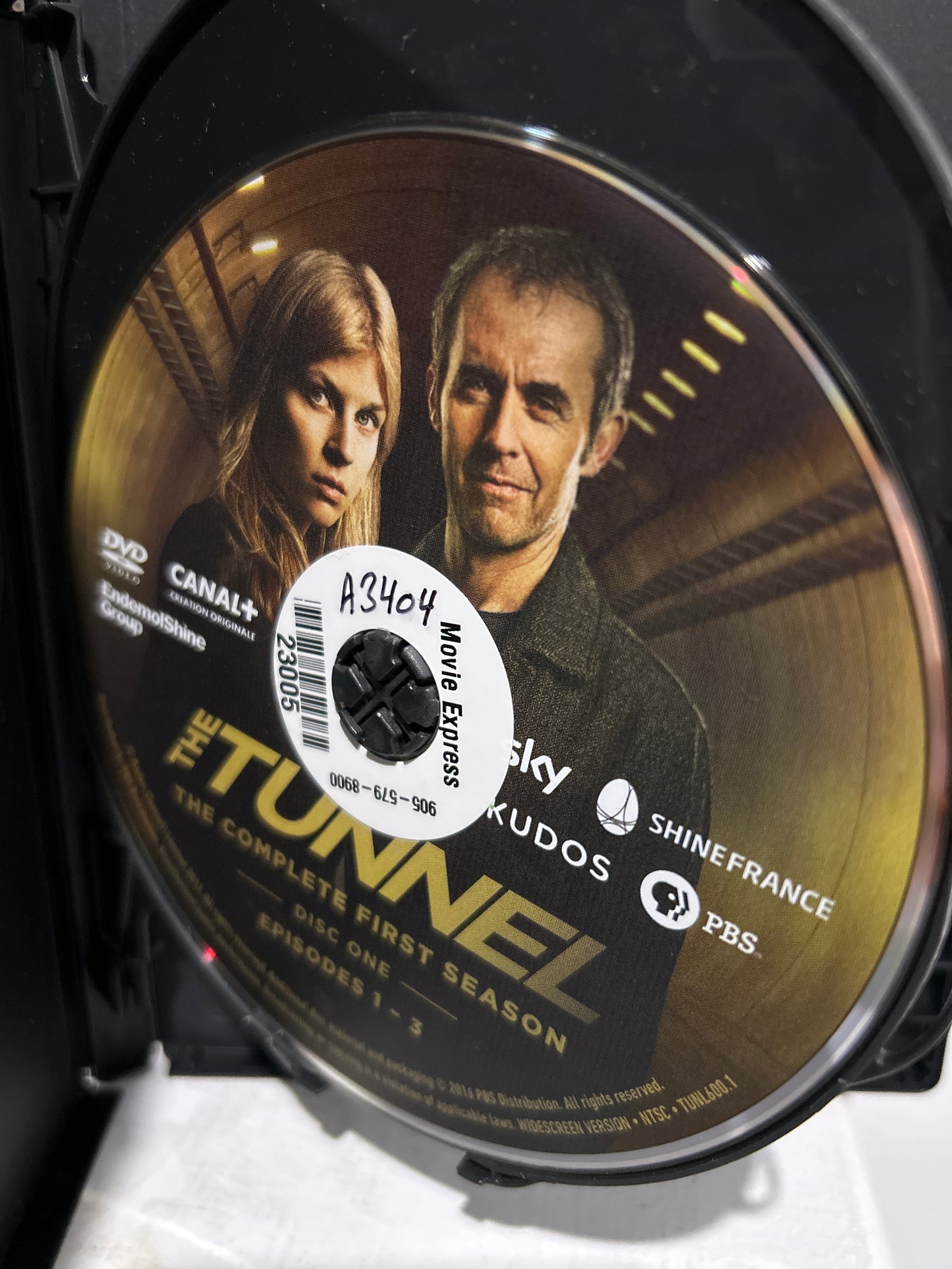 The Tunnel : TV Series (2013-2018) - The Complete First Season