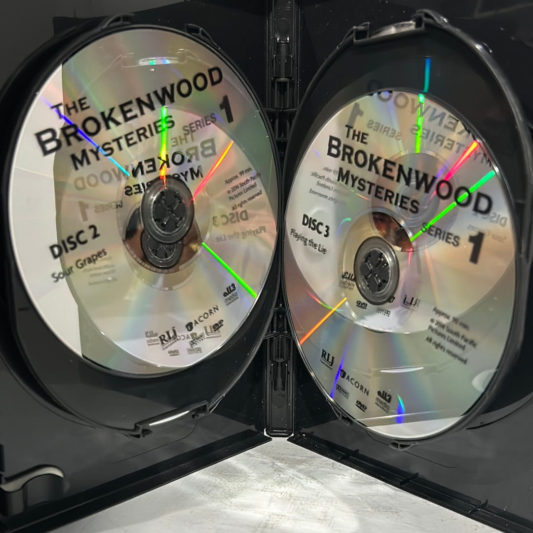 The Brokenwood Mysteries: TV Series (2014-    ): SERIES 1