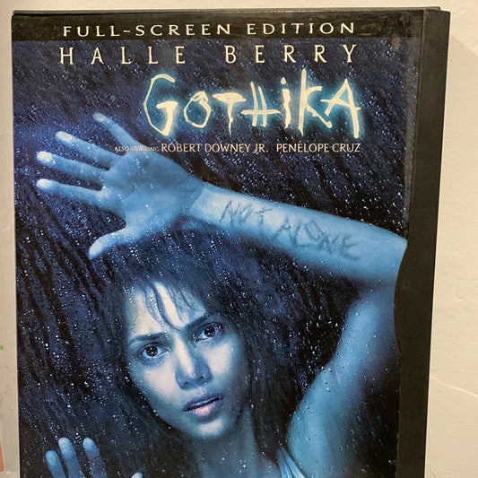 Gothika (2003)